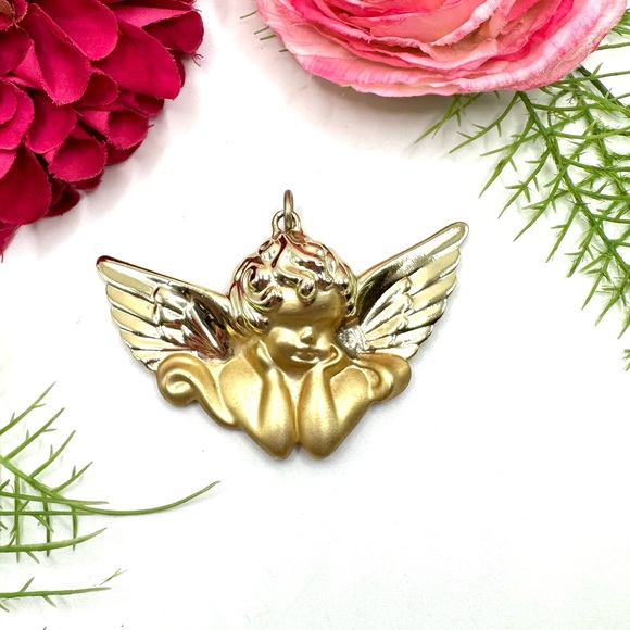 VINTAGE⚜️AJC Brushed Golden Cherub Large Charm - Picture 1 of 7